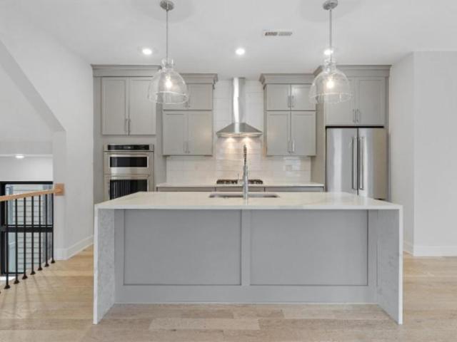 2 bedroom, Columbus OH 43206 105778495