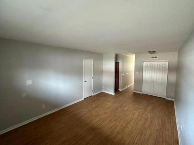 2 bedroom, Columbus OH 43213 105457875