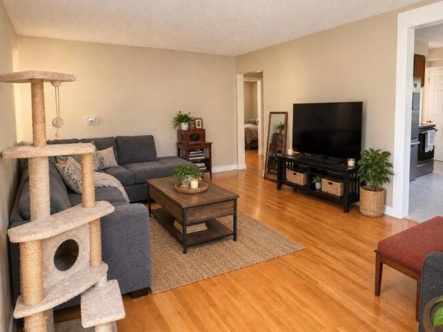 2 bedroom, Columbus OH 43214 105903028