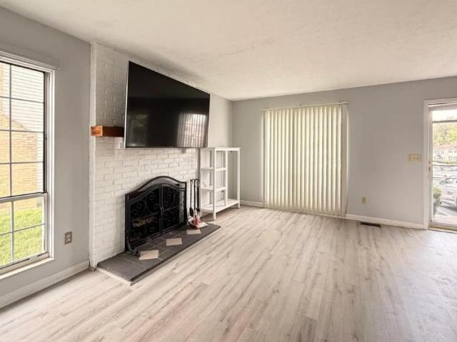 2 bedroom, Columbus OH 43220 105779979