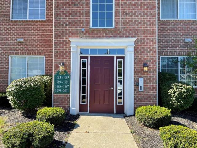 2 bedroom, Columbus OH 43228 105902605