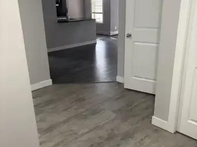 2 Bedroom Condo Cochrane AB 105923494
