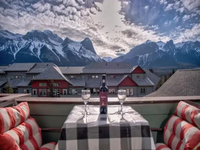 2 Bedroom Condo Canmore AB 105100342