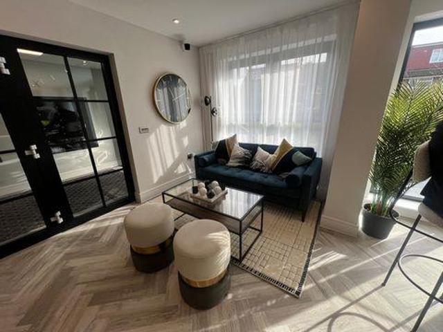 2 Bedroom Condo Barnet England 99838538
