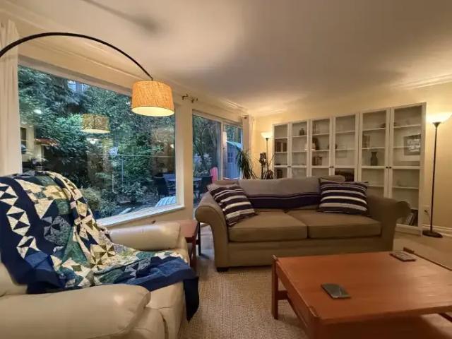 2 Bedroom Condo Delta BC 105923557