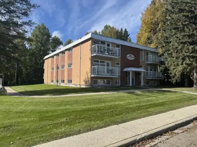 2 Bedroom Condo Edson AB 105526065
