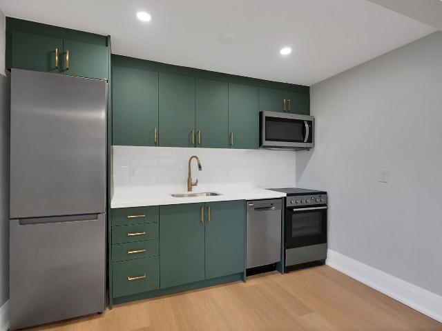 2 Bedroom Condo for Rent at 450 Markham St, Toronto, ON M6G 2L2 South Annex