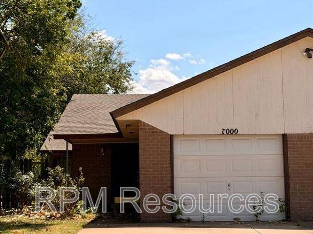 2 Bedroom Condo for Rent at 7000 Woodlake Dr, Oklahoma City, OK 73132