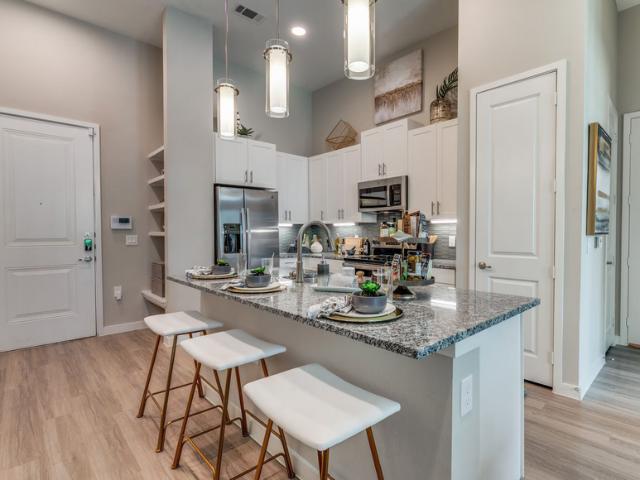 2 Bedroom Condo for Rent at 735 Washington Drive #621.44, Arlington, TX 76011