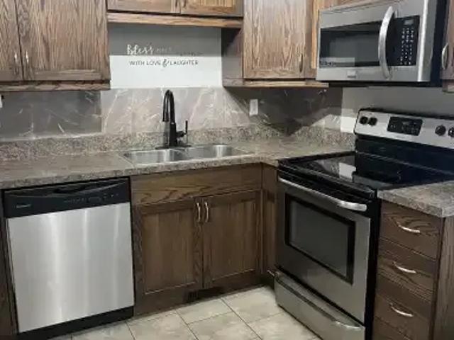 2 Bedroom Condo Hinton AB 105782177