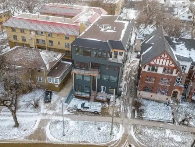 2 Bedroom Condo Winnipeg MB 105308926