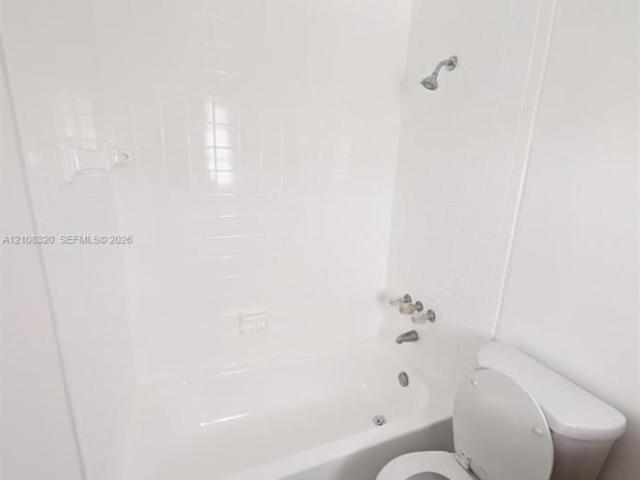 2 bedroom, Coral Gables FL 33134 106220688