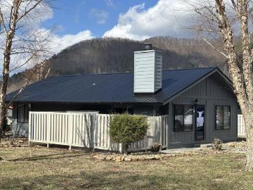 2 bedroom, Cosby TN 37722 100973654