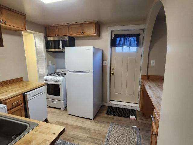 2 bedroom, Catonsville MD 21228 97022033