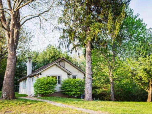 2 bedroom, Candler NC 28715 106218865