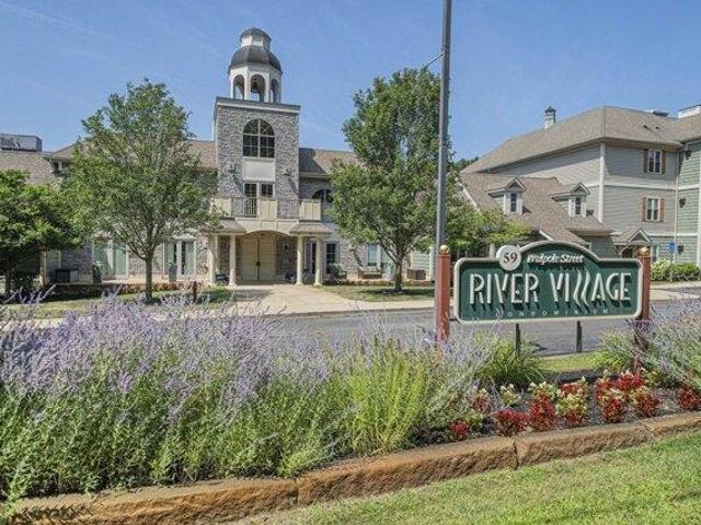 2 bedroom, Canton MA 02021 105473754