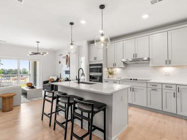 2 bedroom, Canton MA 02021 105475859