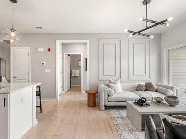 2 bedroom, Canton MA 02021 105477315