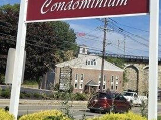 2 bedroom, Canton MA 02021 105439353