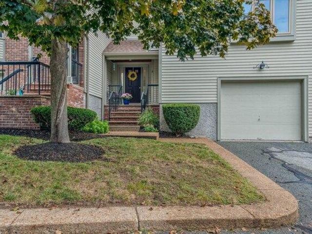 2 bedroom, Canton MA 02021 105553258