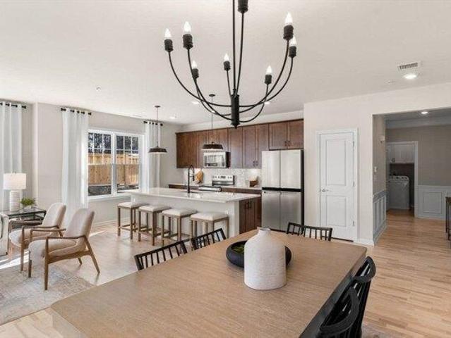 2 bedroom, Canton MA 02021 105533710