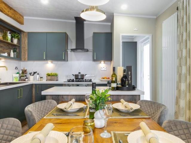 2 bedroom lodge for sale
