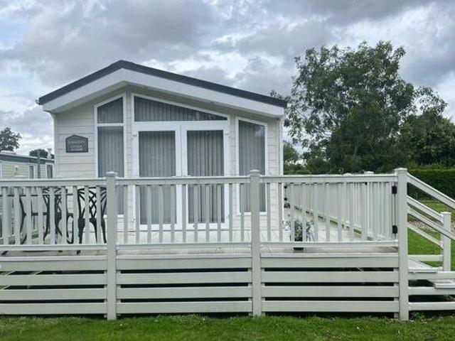 2 Bedroom Caravan For Sale In Tewkesbury