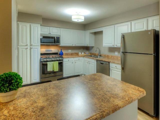 2 bedroom, Carol Stream IL 60188 104882088