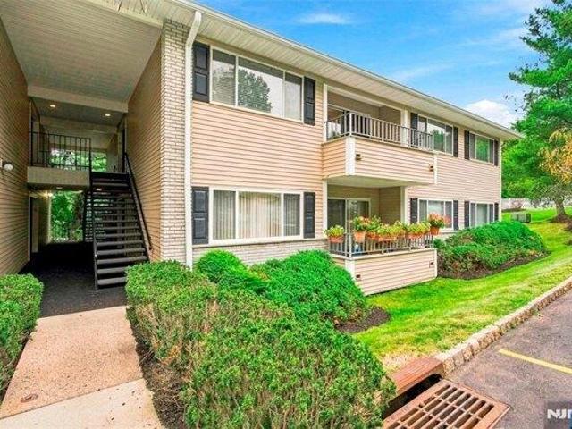 2 bedroom, Cedar Grove NJ 07009 105790479