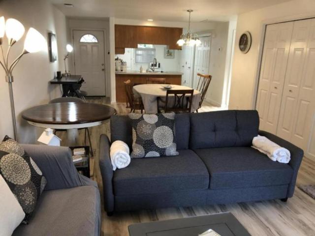 2 bedroom, Central Point OR 97502 98257129