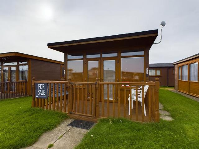 2 bedroom chalet for sale