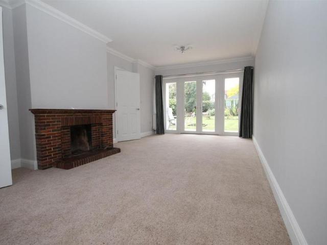 2 bedroom chalet to rent