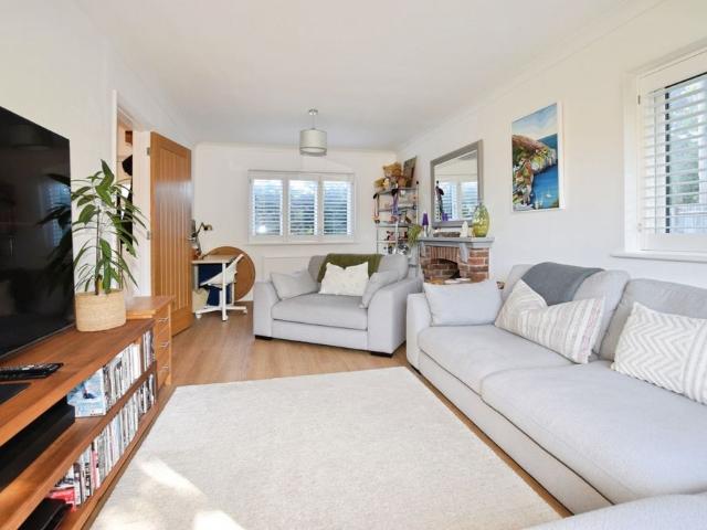 2 bedroom chalet to rent