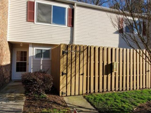 2 bedroom, Chapel Hill NC 27514 105181434