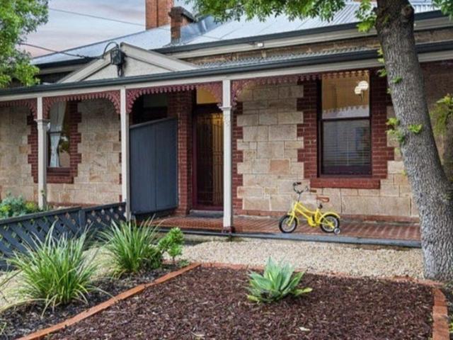 2 Bedroom Character Maisonette Unfurnished