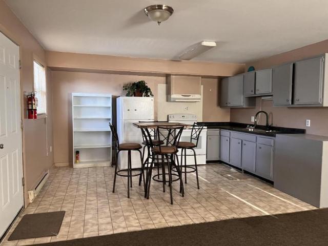 2 bedroom, Charleston IL 61920 103351249