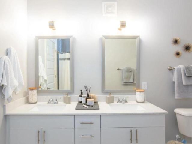 2 bedroom, Charleston SC 29403 104929472