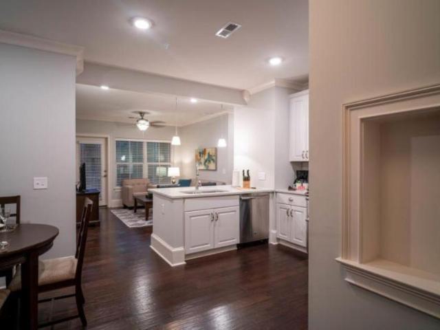 2 bedroom, Charlotte NC 28207 LS105563022