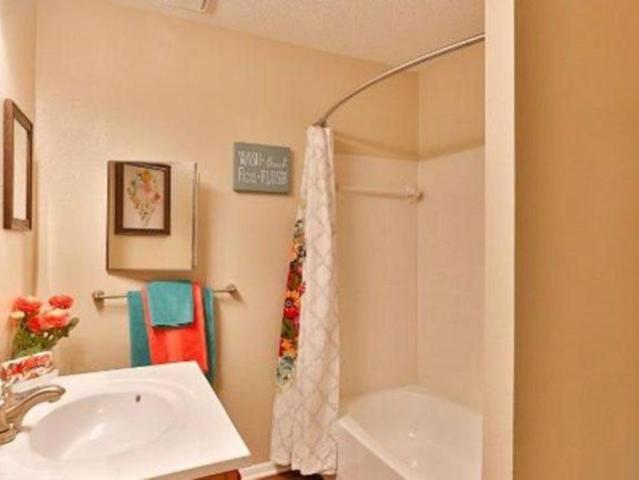 2 bedroom, Charlotte NC 28226 104998306