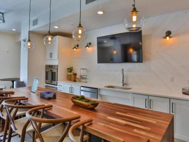 2 bedroom, Charlotte NC 28278 LS105371683