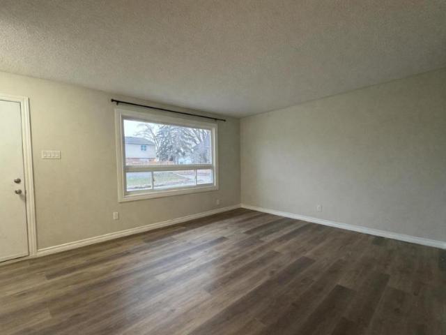 2 bedroom, Chatham ON N8A 4X9 LS105390957