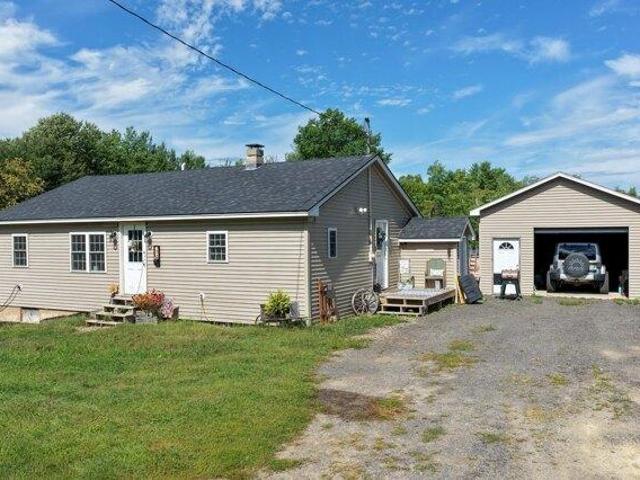 2 bedroom, Chester ME 04457 105557507