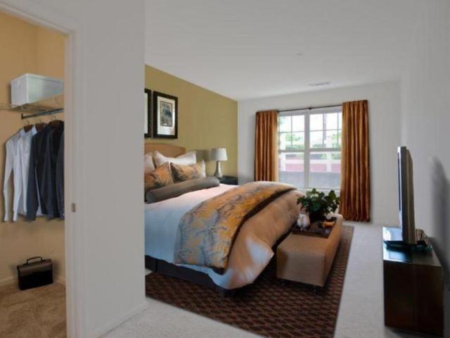 2 bedroom, Chestnut Hill MA 02467 LS92437584