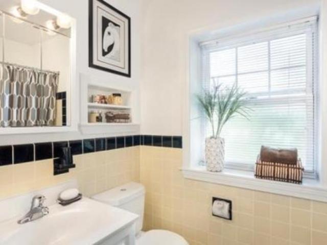 2 bedroom, Chestnut Hill MA 02467 LS93563638
