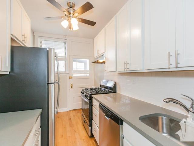 2 bedroom, Chicago IL 60640 96279856