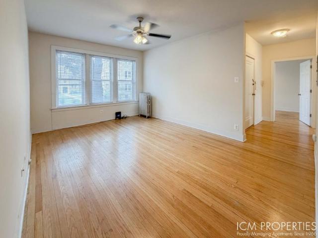 2 bedroom, Chicago IL 60640 104756418