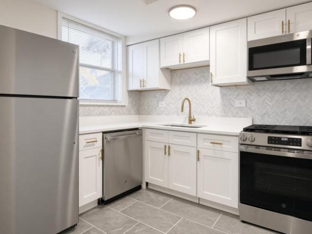 2 bedroom, Chicago IL 60641 105721200