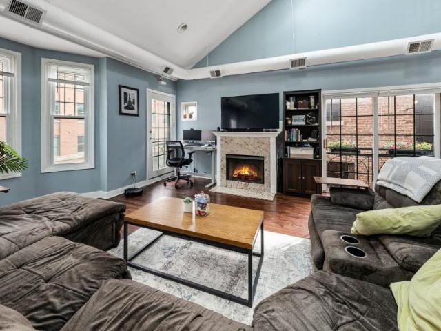 2 bedroom, Chicago IL 60642 104538795