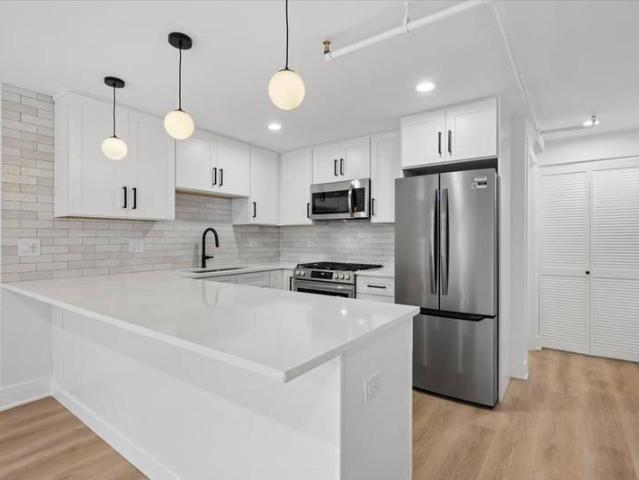 2 bedroom, Chicago IL 60647 104862736
