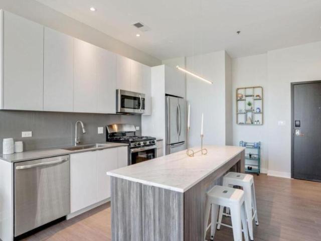 2 bedroom, Chicago IL 60647 104997314